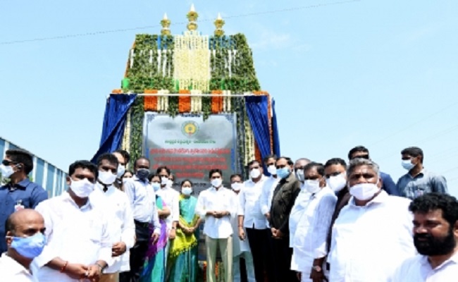 Jagan lays foundation stone for Krishna river flood bank work